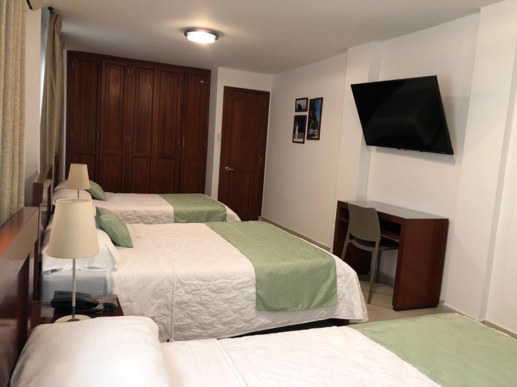 Colon Plaza Hotel トゥマコ エクステリア 写真
