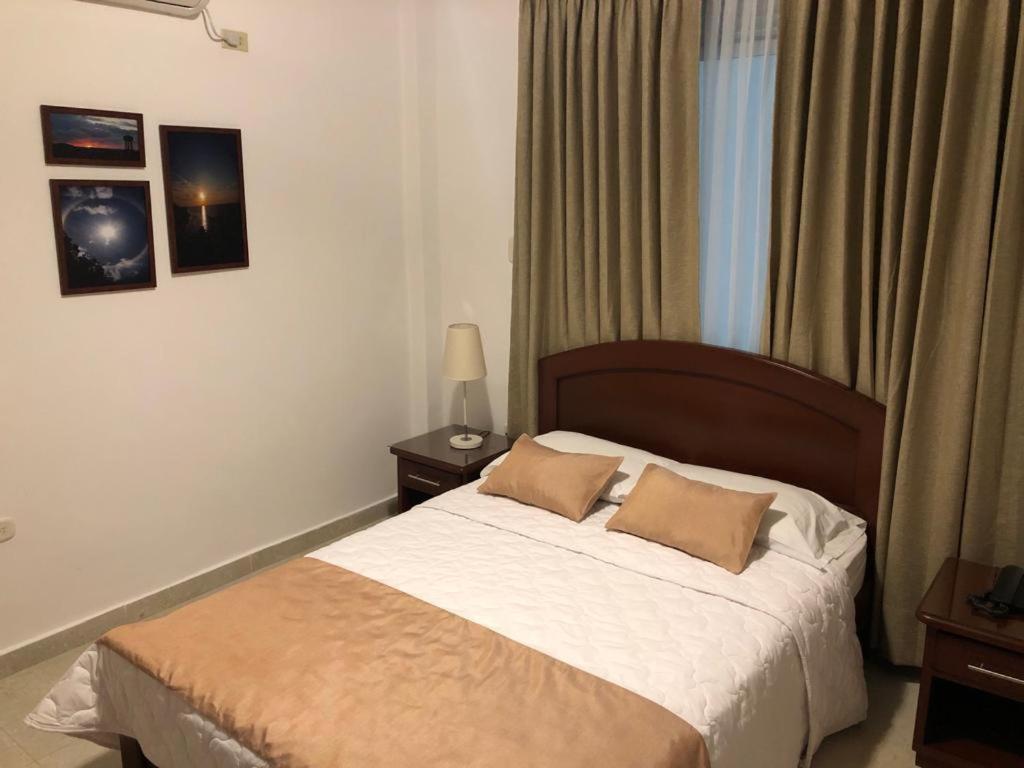 Colon Plaza Hotel トゥマコ エクステリア 写真