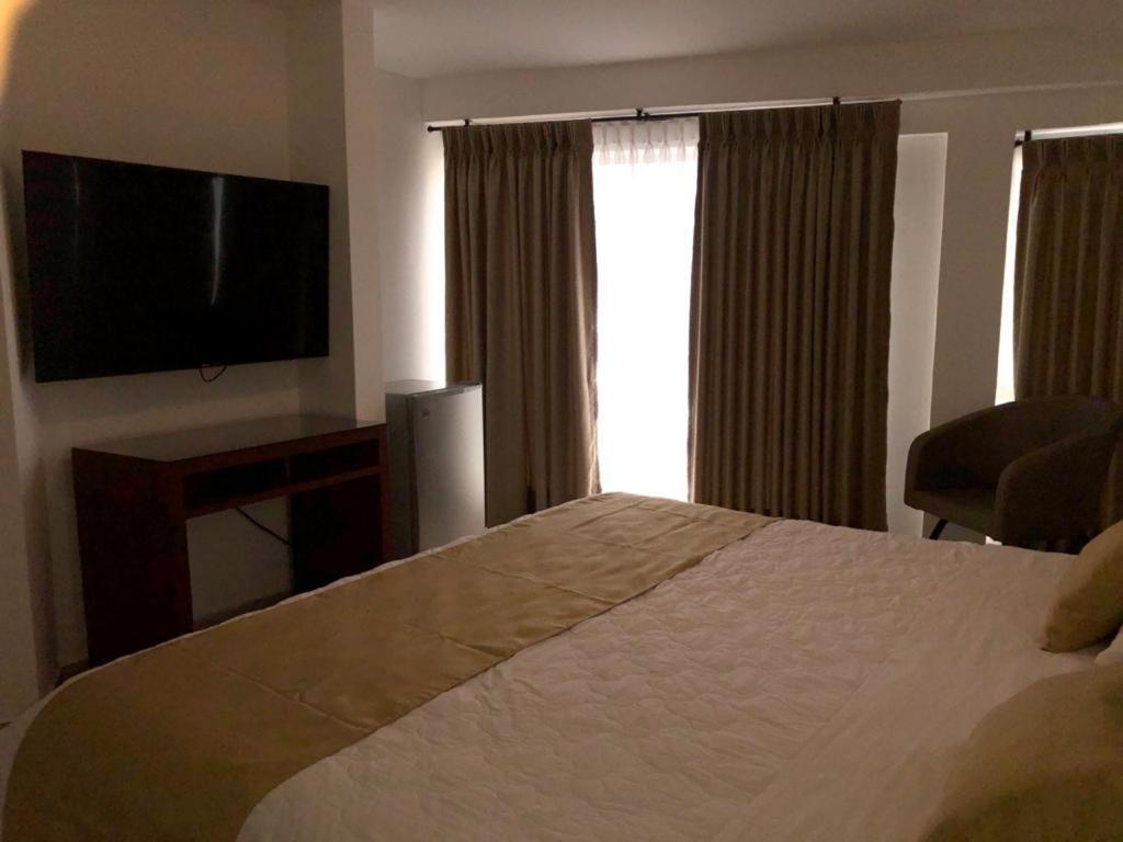 Colon Plaza Hotel トゥマコ エクステリア 写真