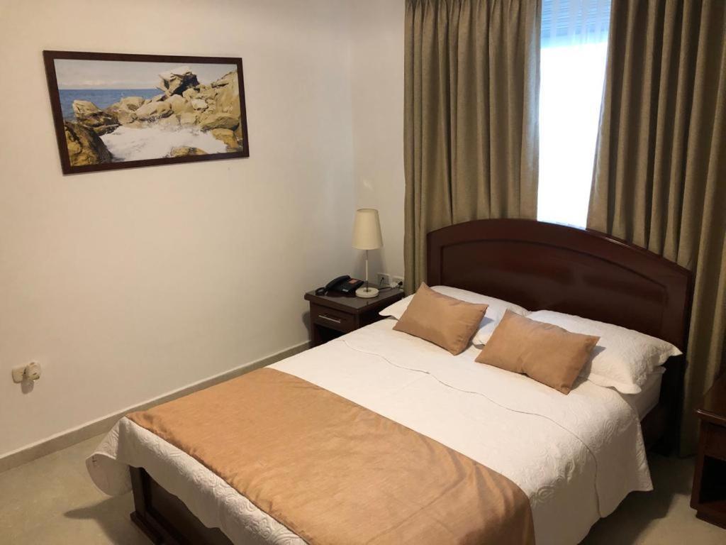 Colon Plaza Hotel トゥマコ エクステリア 写真