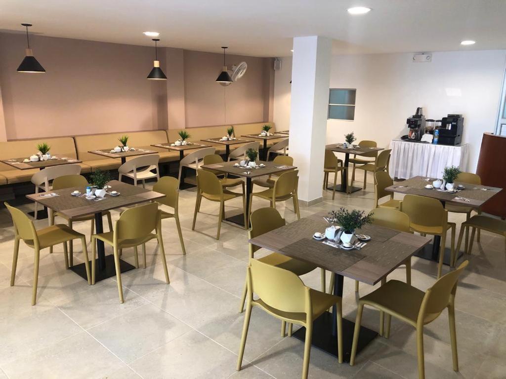 Colon Plaza Hotel トゥマコ エクステリア 写真